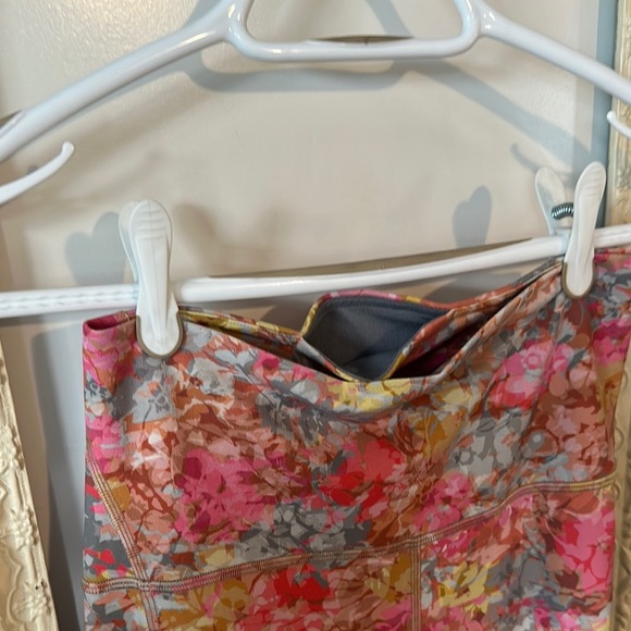 LULULEMON | High Rise Align with Pockets Floral Patterned Leggings 25” - Picture 9 of 16